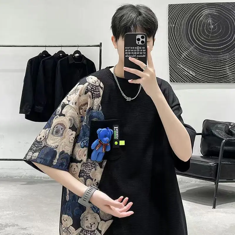 

Summer short-sleeved men's t-shirt trend loose and versatile large size round neck student teenagers quarter-sleeved top for men