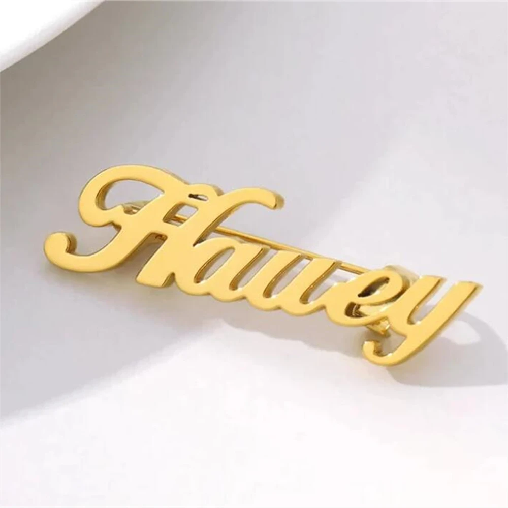 

Персонализированная брошь с именем на заказ для женщин, модная булавка с логотипом из нержавеющей стали, нагрудник, свадебный подарок подружке невесты