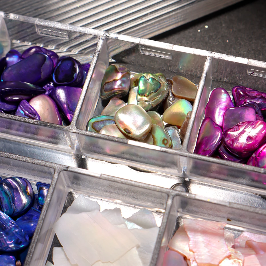 12er-Set Muschel-Nageldekorationen: Aurora-Muschelflocken, unregelmäßige 3D-Meerjungfrauen-Schillerstücke für Nagelkunst und Maniküre – Detail 9