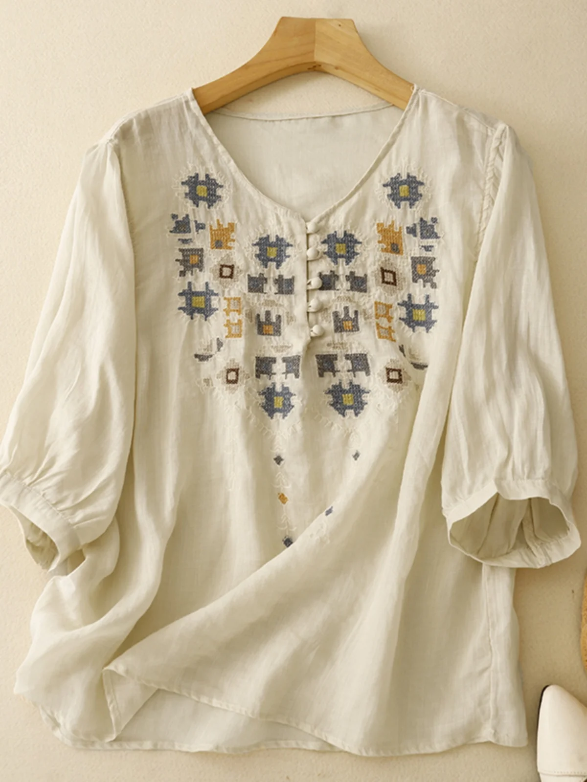 

Хлопково-льняной топ с тяжелой вышивкой в стиле ретро, женский летний тонкий свободный утягивающий топ из хлопка и льна с v-образным вырезом