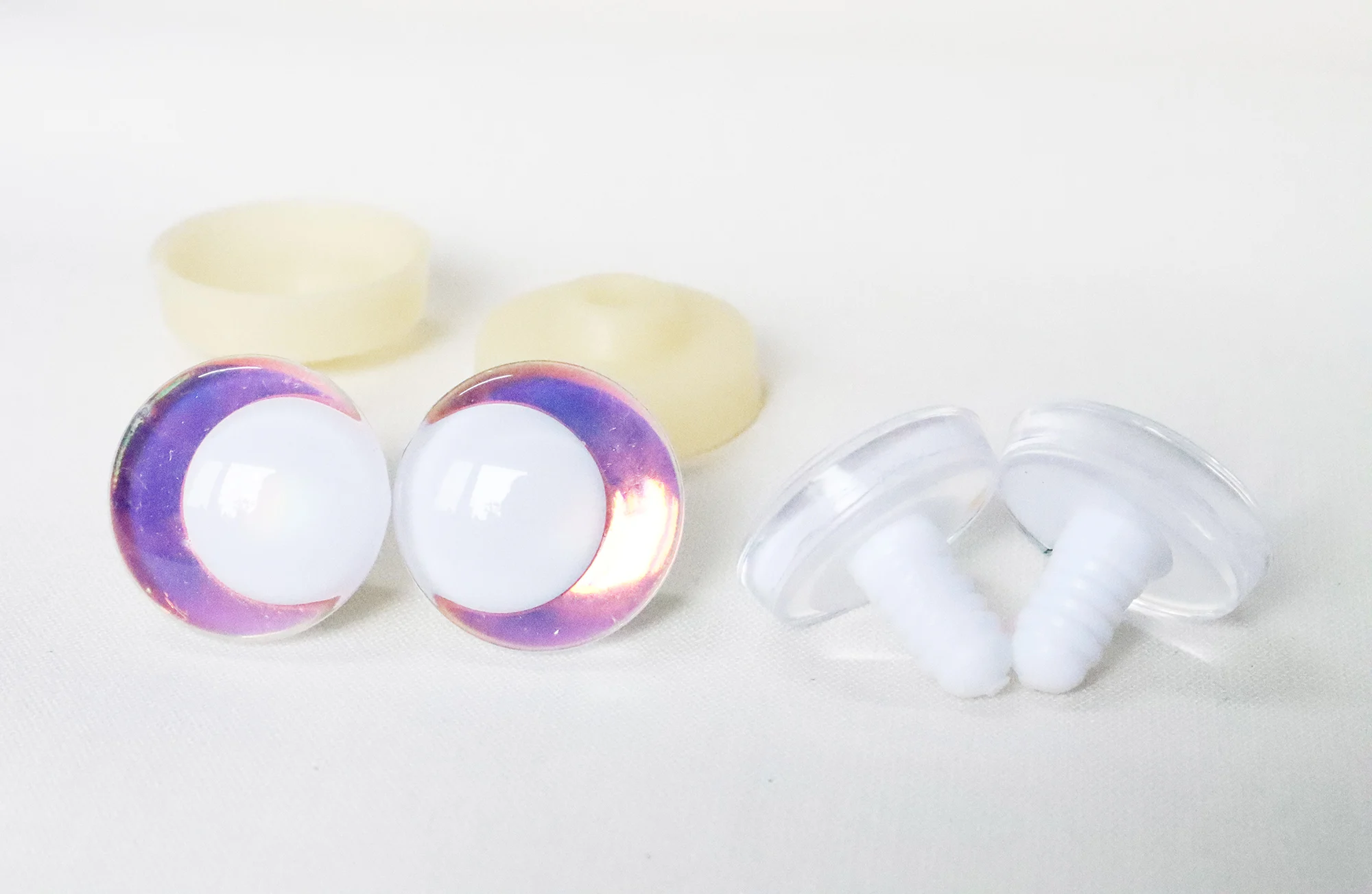 20 Stück Masckaszem 14 mm bis 35 mm weiße Pupillen, 3D-komische, runde Glitzer-Spielzeugaugen mit harter Unterlegscheibe für Plüschpuppen – HC10 – Detail 5