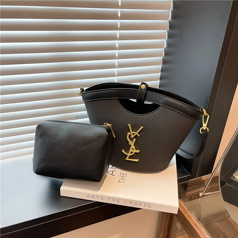 

2025 New Women's Bucket Bag, Minimalist Fan-shaped Tote, Large Capacity Crossbody Sling for Daily, Lightweight & Versatile