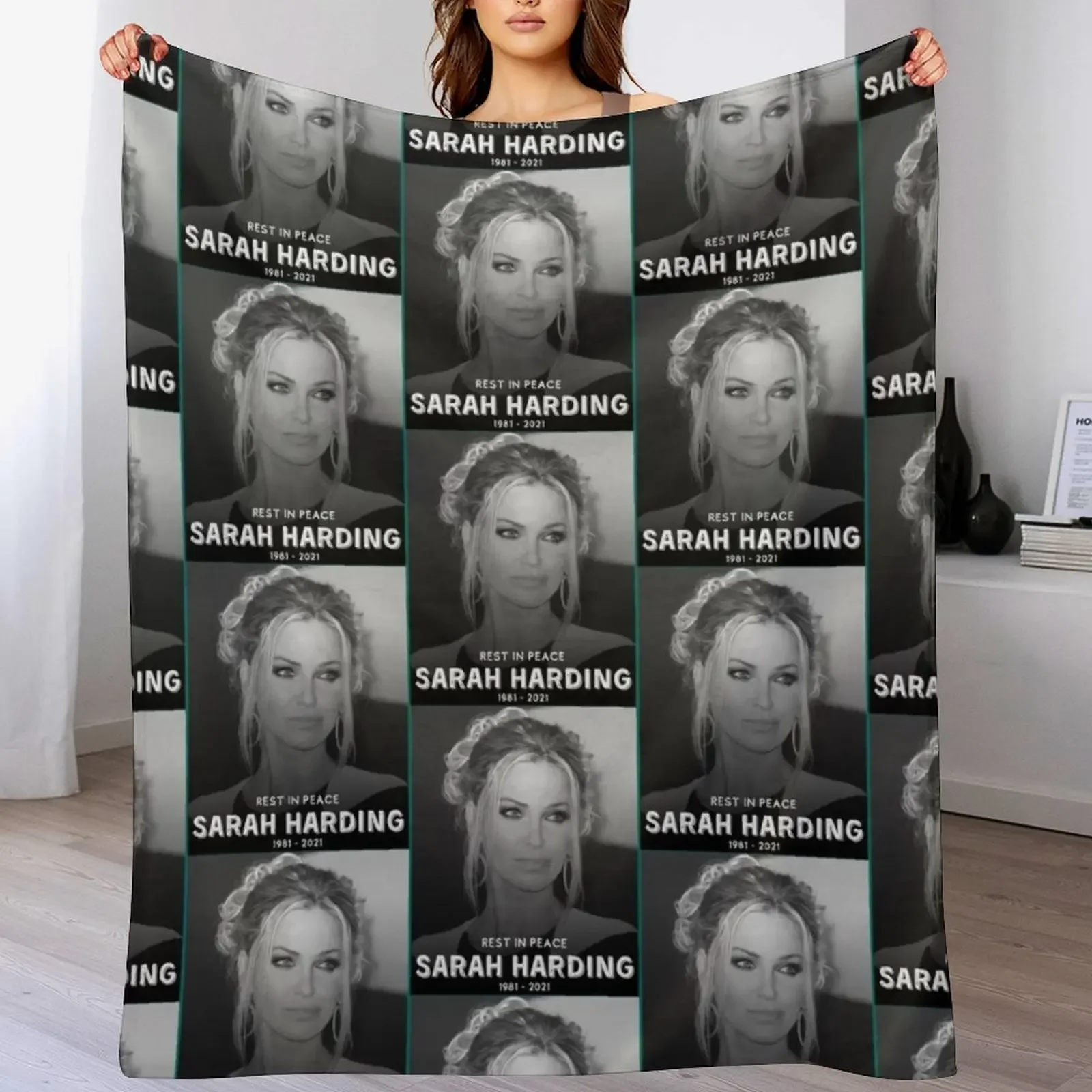 

Music Retro Sarah Harding for President Tee Throw Blanket Large for babies Blankets