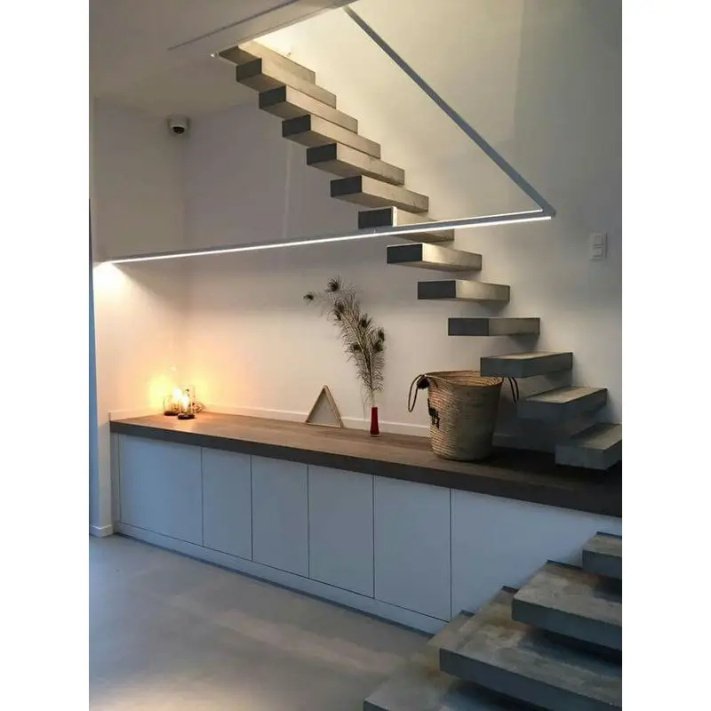 سلم داخلي من الخشب الصلب عالي الجودة قابل للتخصيص، سلالم مستقيمة عائمة مع درابزين زجاجي مداس خشبي للاستخدام الداخلي #4