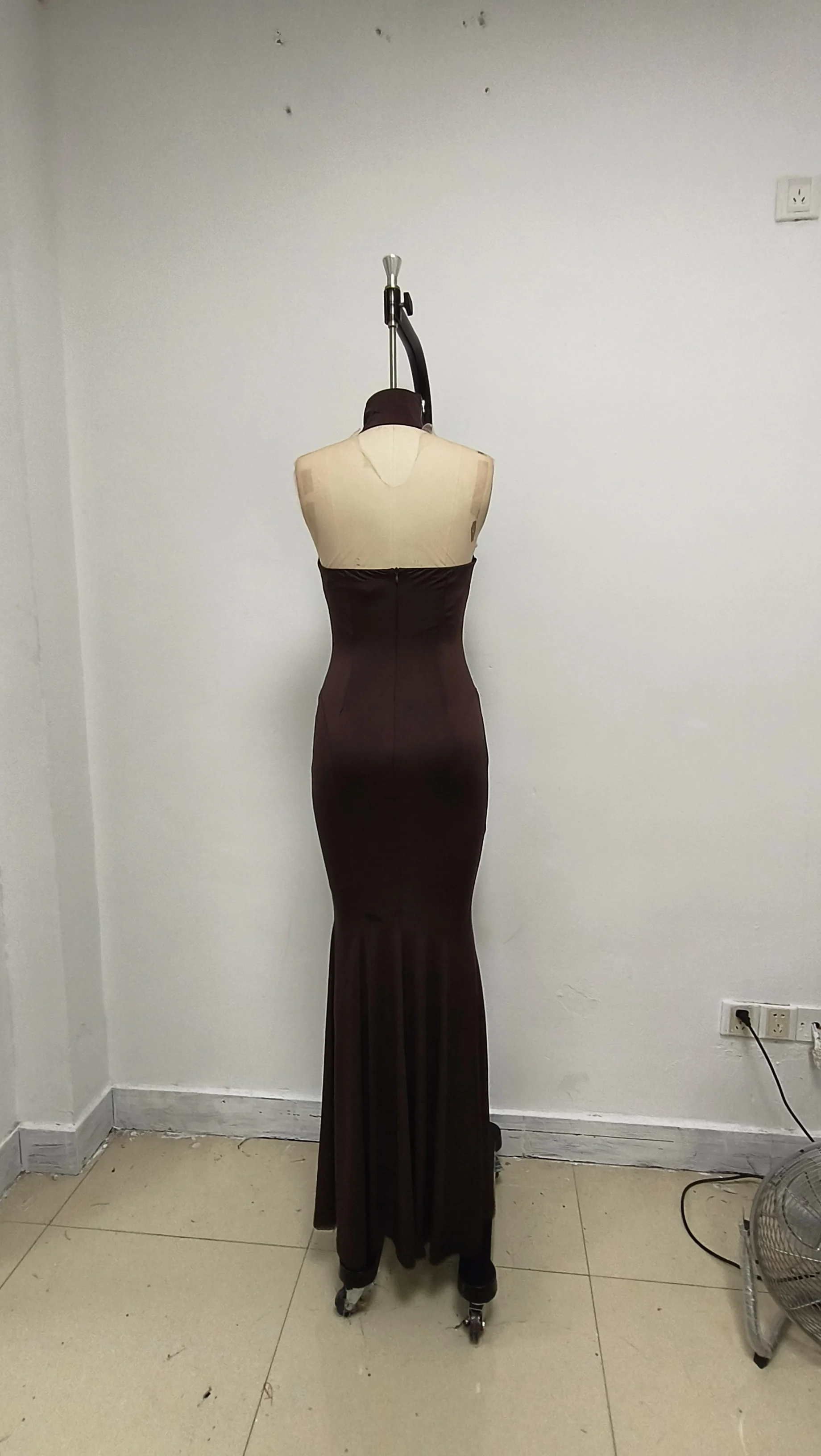 Women Soft Comfortable Coffe Color Halter Backless Maxi Long Elegant Celebrity Evening Party Gowns Korean Gala Dress Guest Look