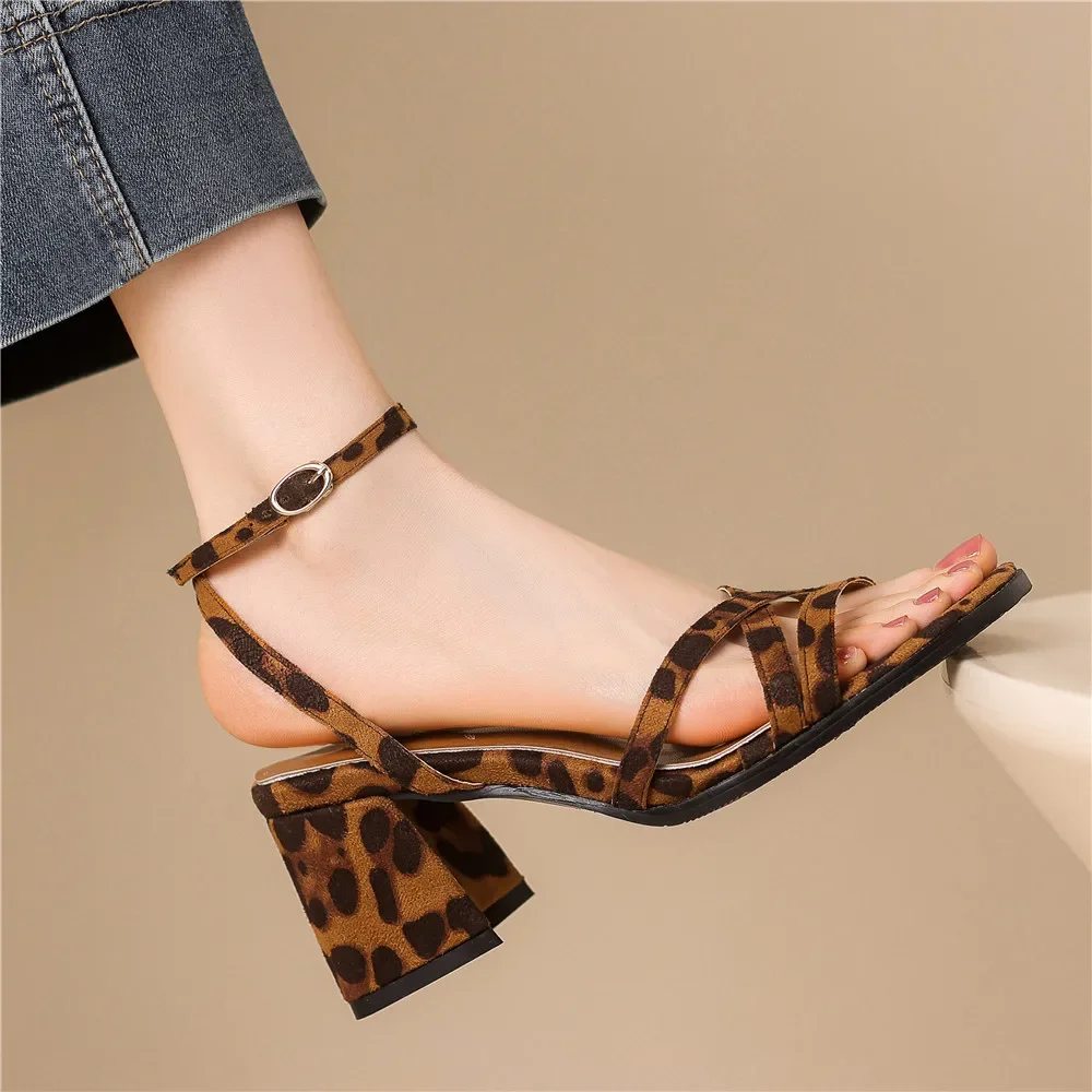 

Лето 2021, модные женские сандалии, уличные сандалии на среднем высоком каблуке, элегантные модельные туфли, свадебные большие размеры 32-48, ремешок с пряжкой