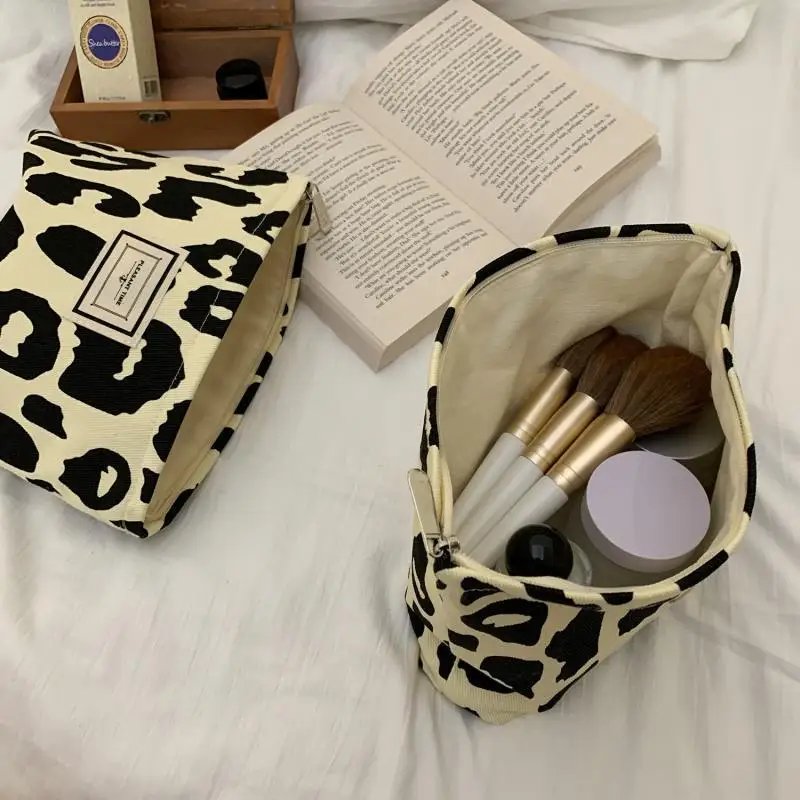 Borsa per cosmetici da donna con stampa leopardata rosa Borsa per cosmetici piccola da donna con fiore retrò Borse da viaggio Borse per matite per