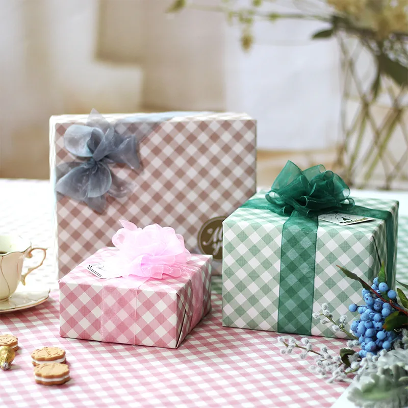 

Matte white kraft gift paper retro nostalgic plain elegant small fresh size plaid birthday universal wrapping paper