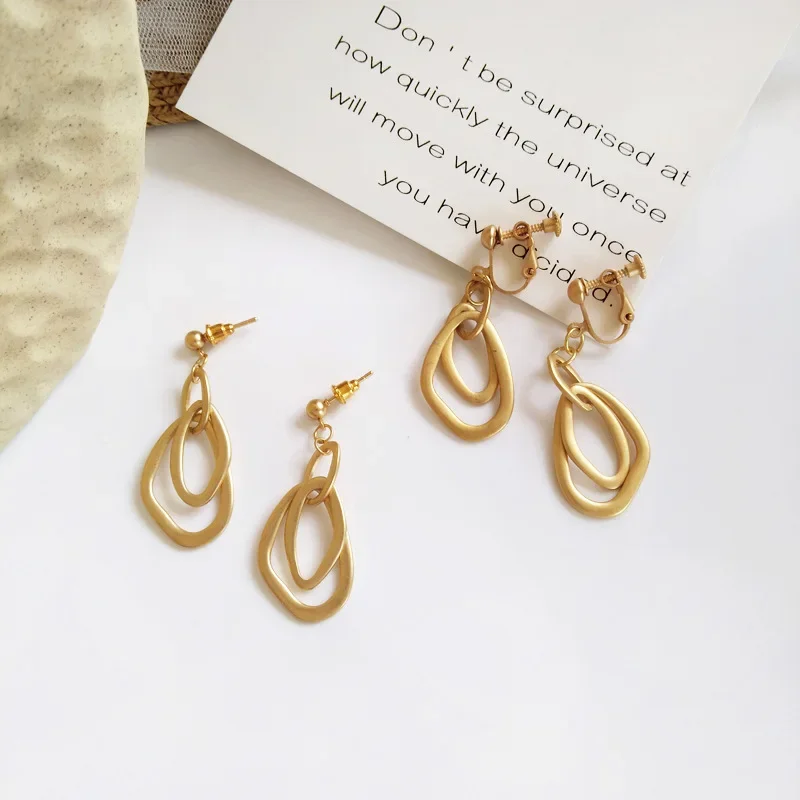 Matt Gold Color Irregular Round  Clip on Earrings Metal Fashion Simple Small Hollow Out Circel Ear Clip Earrings No Piercing