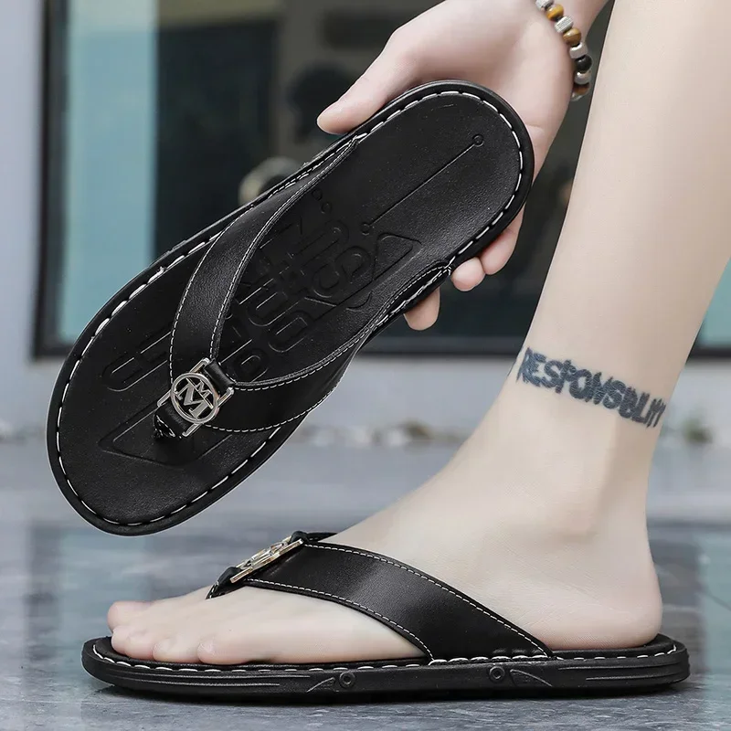 

Men's Flip-flops Solid Color with Leather Surface Breathable Flat New Large-sized Casual Flip-flops Mainly Promoted in Summer