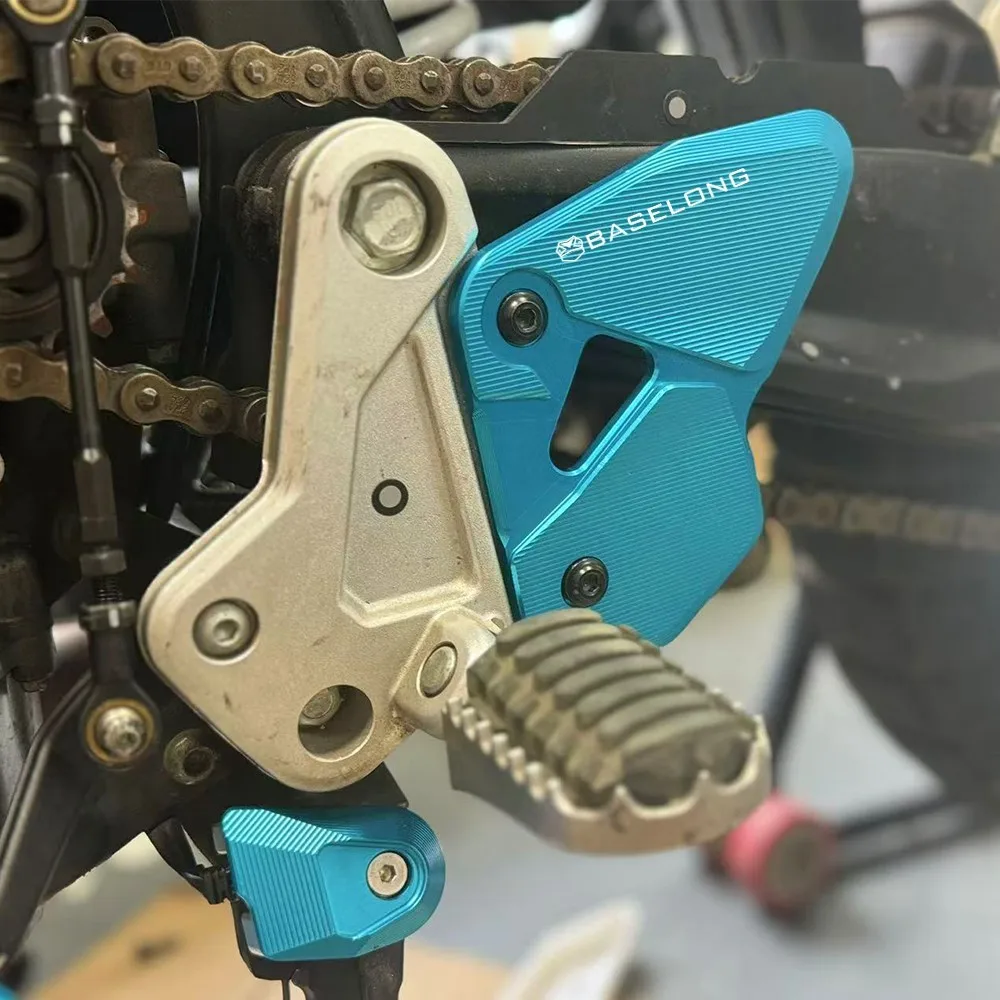 2026 Motorcycle CNC Pedal Guard Rear Pedal Guard Heel Plate Decorative For CFMOTO CF MOTO 450MT 450 MT Ibex 450 800NK 2024 2025