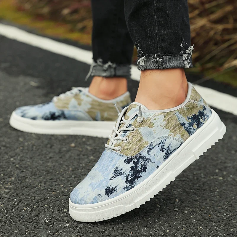 

Plus Size 38-46 2025 Latest Men's Casual Color Blocked Lace Up Board Shoes, Fashionable and Versatile Men's Canvas Shoes