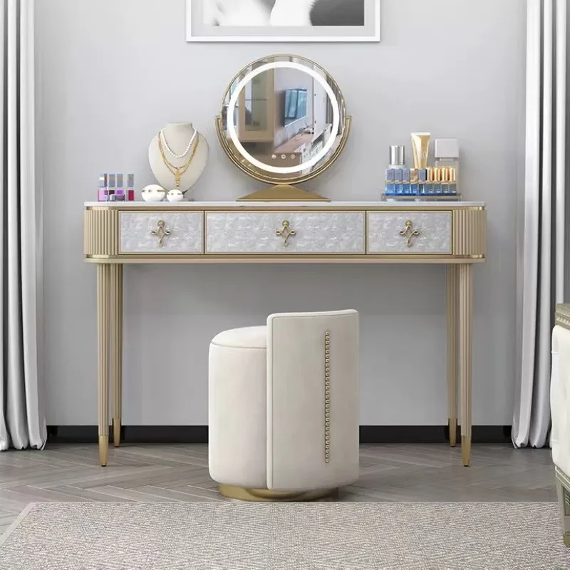 American light luxury style, dressing table, modern bedroom, simple and advanced sense, makeup table
