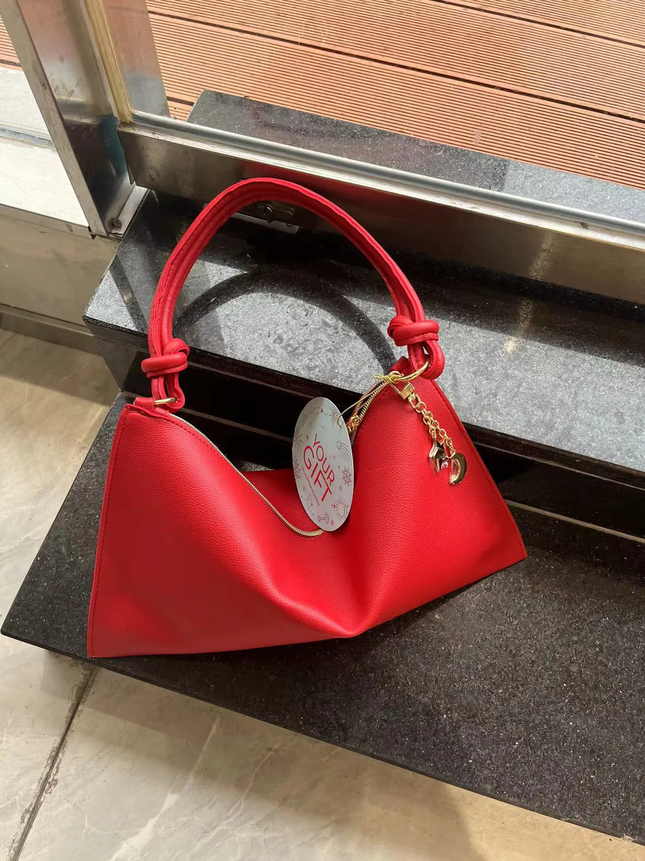 Retro Red PU Envelope Package 2024 New Ladies Elegant Simple Zipper Shoulder Bag Large Capacity Fashionable High Street Handbag