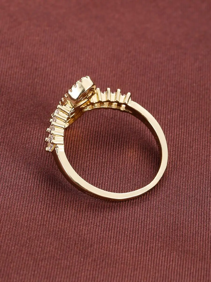 

Symmetrical Heart Shaped Copper Ring With Cubic Zirconia For Valentines Day