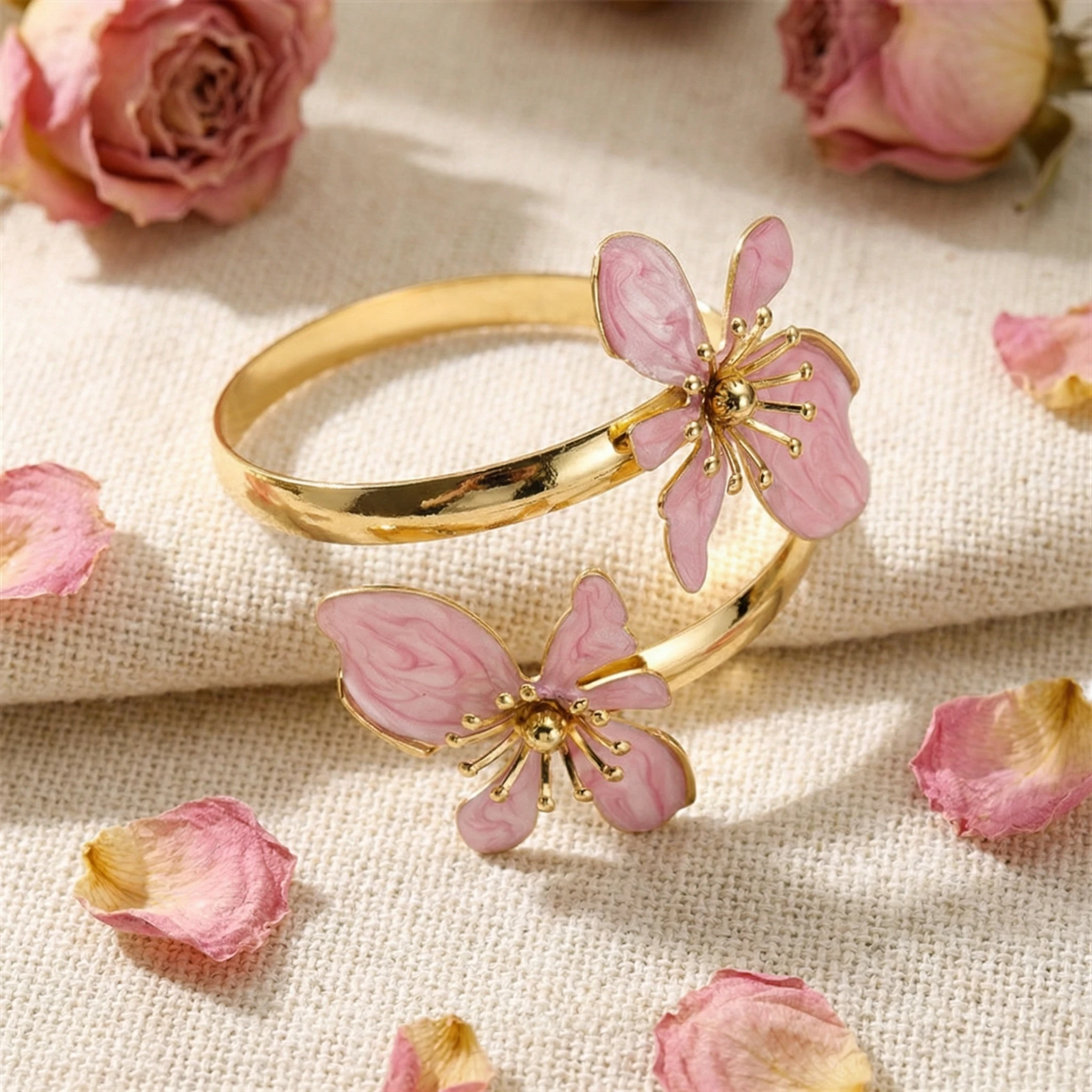 Großhandel Romantische Rosa Emaille-Blumen-Armbänder für Frauen Vintage Goldfarbene Florale Offene Manschettenarmbänder Elegante Schmuckgeschenke – Detail 5
