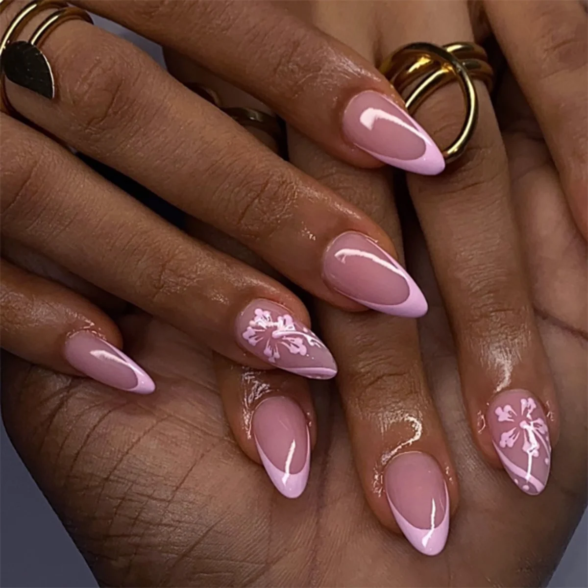 

24pcs Short Almond Press on Nails Sets Simple Pink French False Nails Art with Flower Design Fake Nail Tips Wearable Manicure
