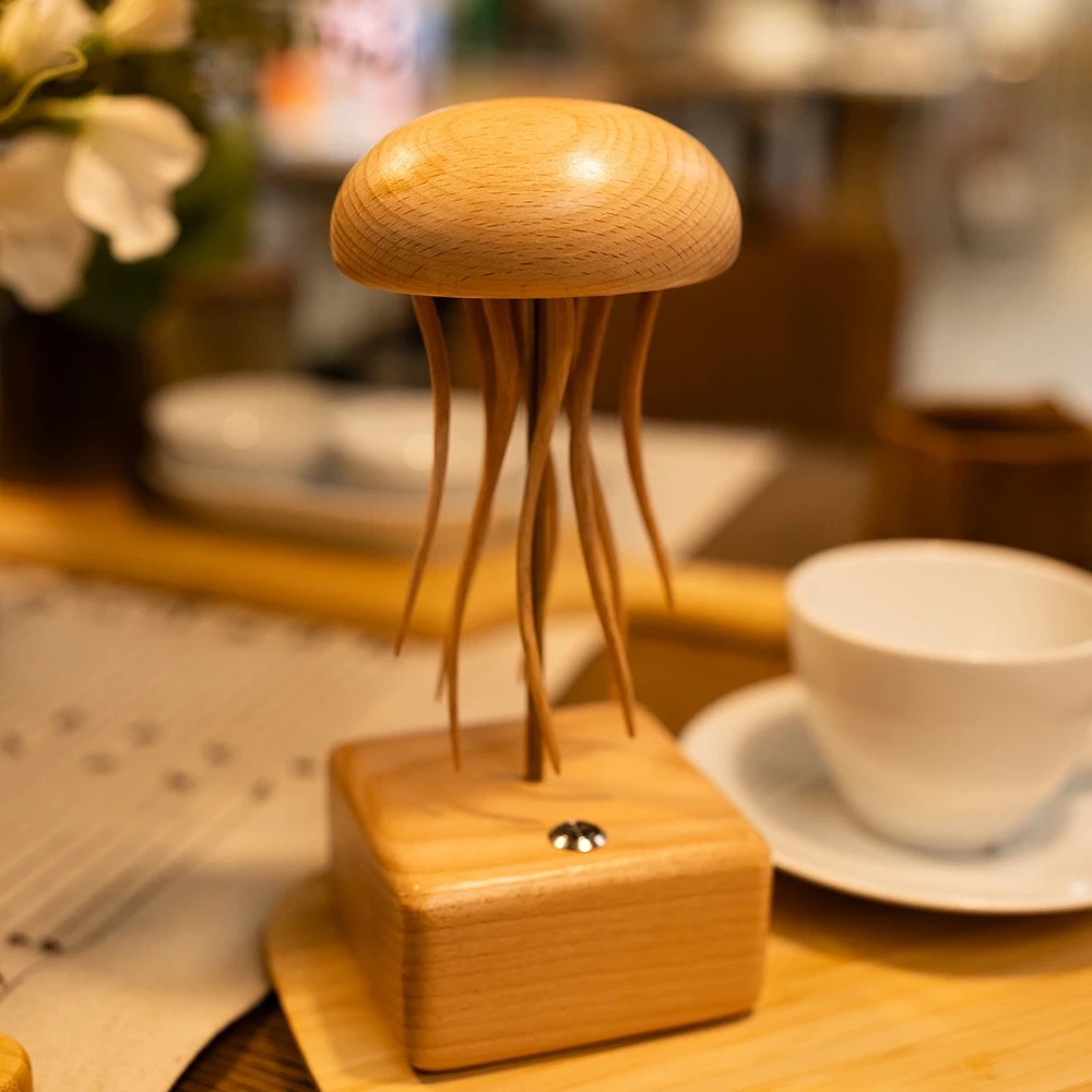 

Wooden Mechanical Jellyfish Creative and Dynamic Desktop Ornament Festival Gift Wooden Crafts
