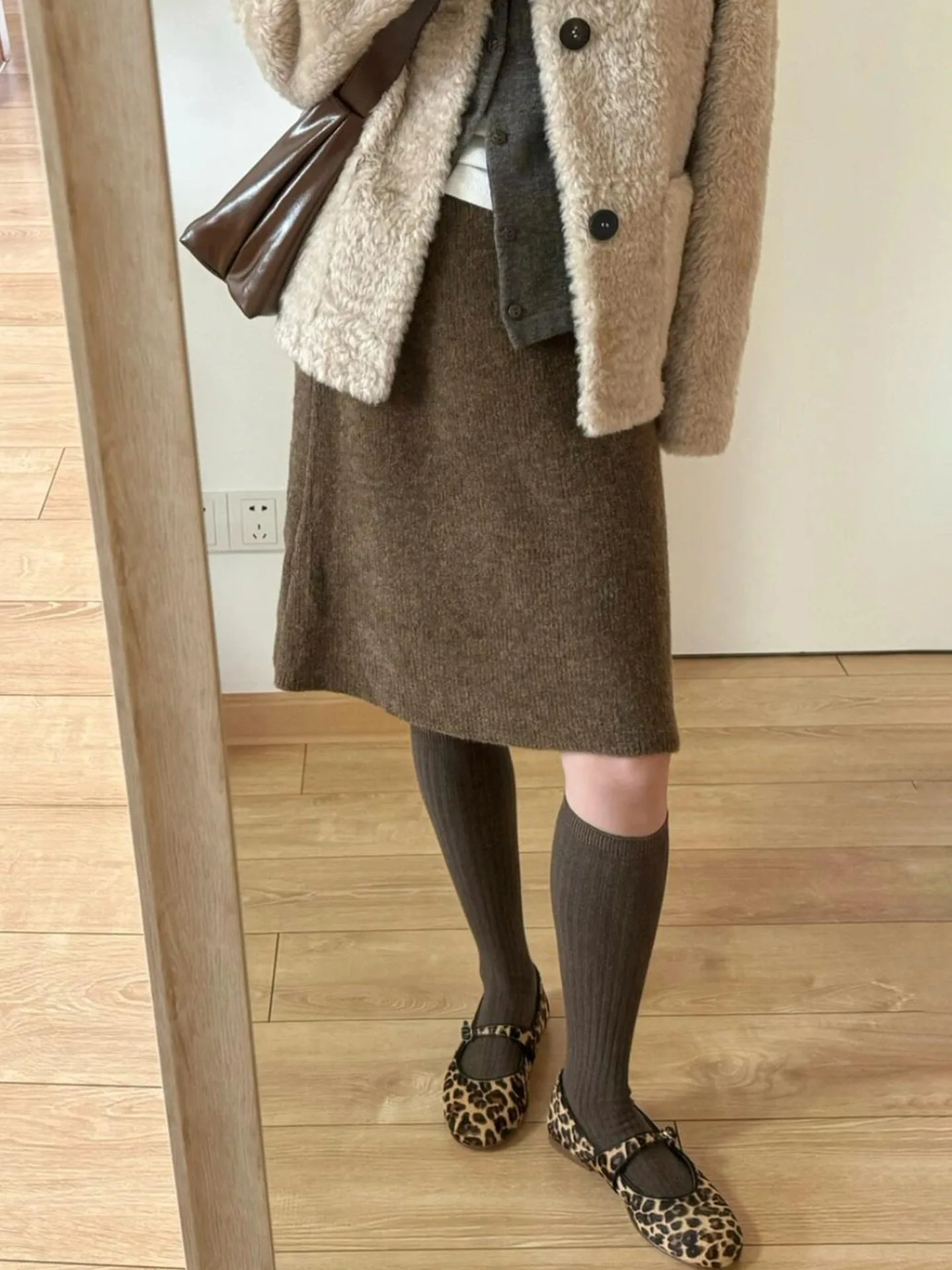 

Chic Knitted Coffee-Colored Midi Skirt for Women Straight Cut Short Skirt High Waist French Style City Walk Polyester Fiber