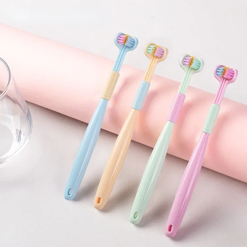 Cepillo de dientes suave de color caramelo de tres lados para bebé, cuidado de la salud Oral para niños, cepillo de limpieza Dental de 360 °,