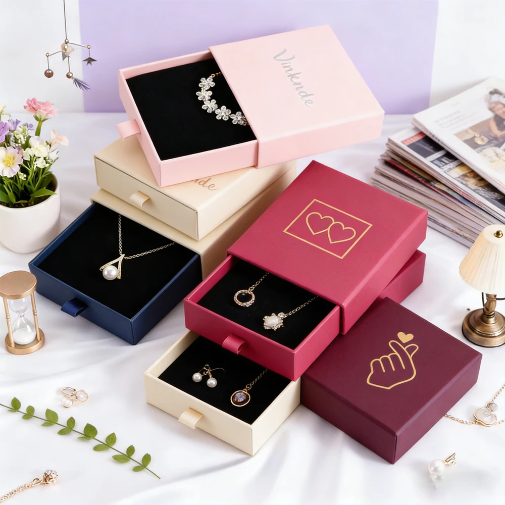 

Набор из 24 шт. персонализированных картонных выдвижных коробок для ювелирных изделий (браслеты, ожерелья, серьги) с логотипом, цвет темно-синий