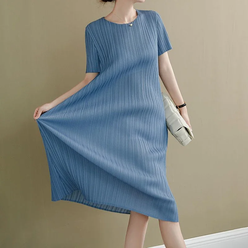 

Dress pleated women's 2023 summer new style round neck short sleeved small straight tube skirt sexy dress