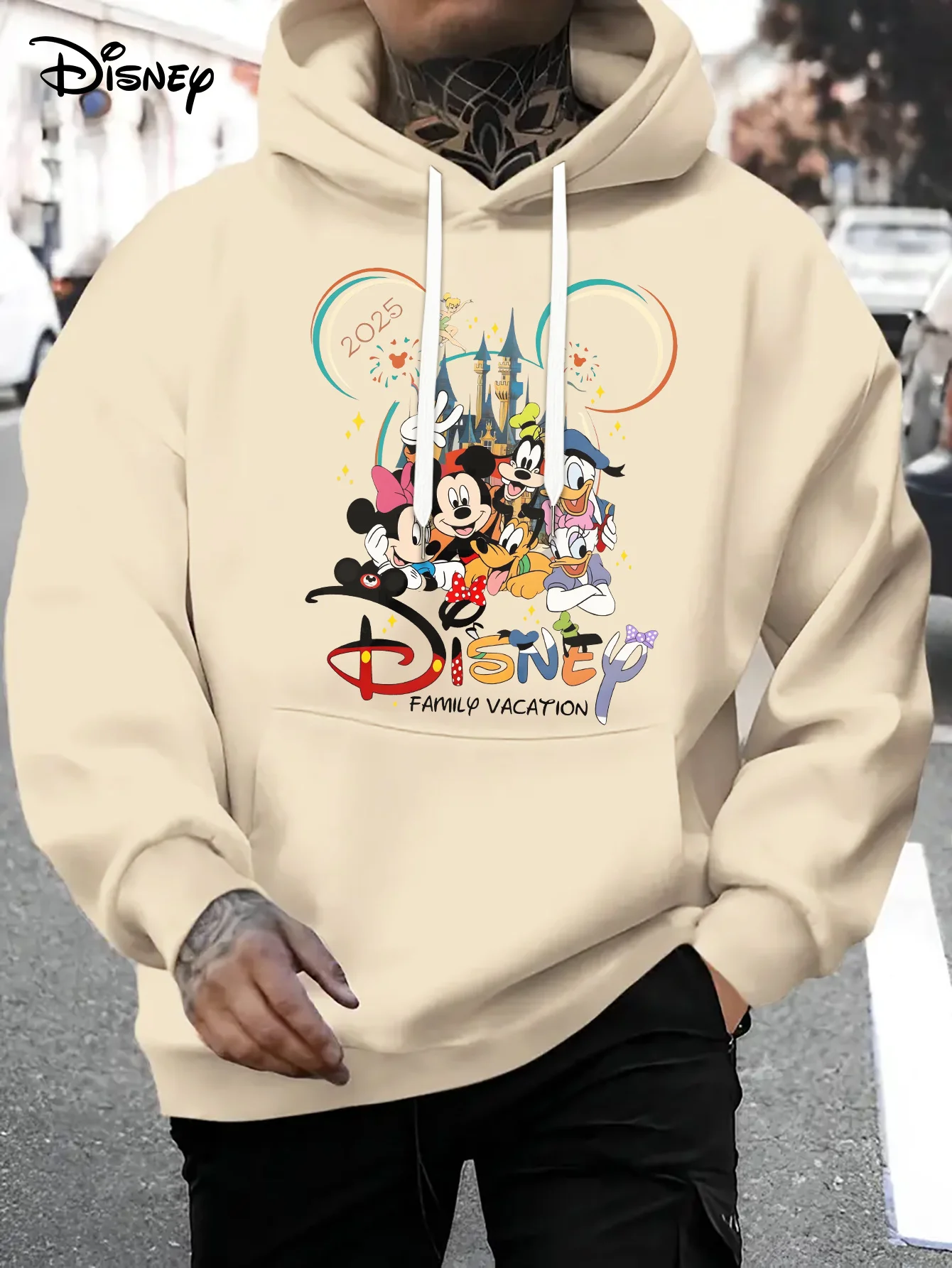 

Толстовка унисекс из хлопка и флиса Диснея белого цвета с большим принтом спереди и Микки Минни Дональда Гуфи и фон замка