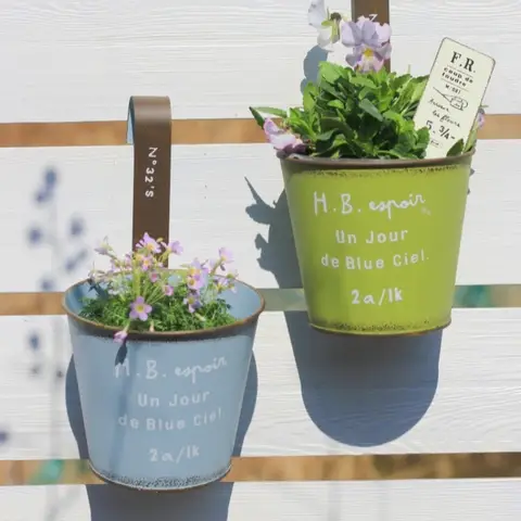 Rustic Metal Flower Pot Set Vintage French-Inspired Iron Planters for Succulents Balcony Patio and Garden Decor Decorative Plant
