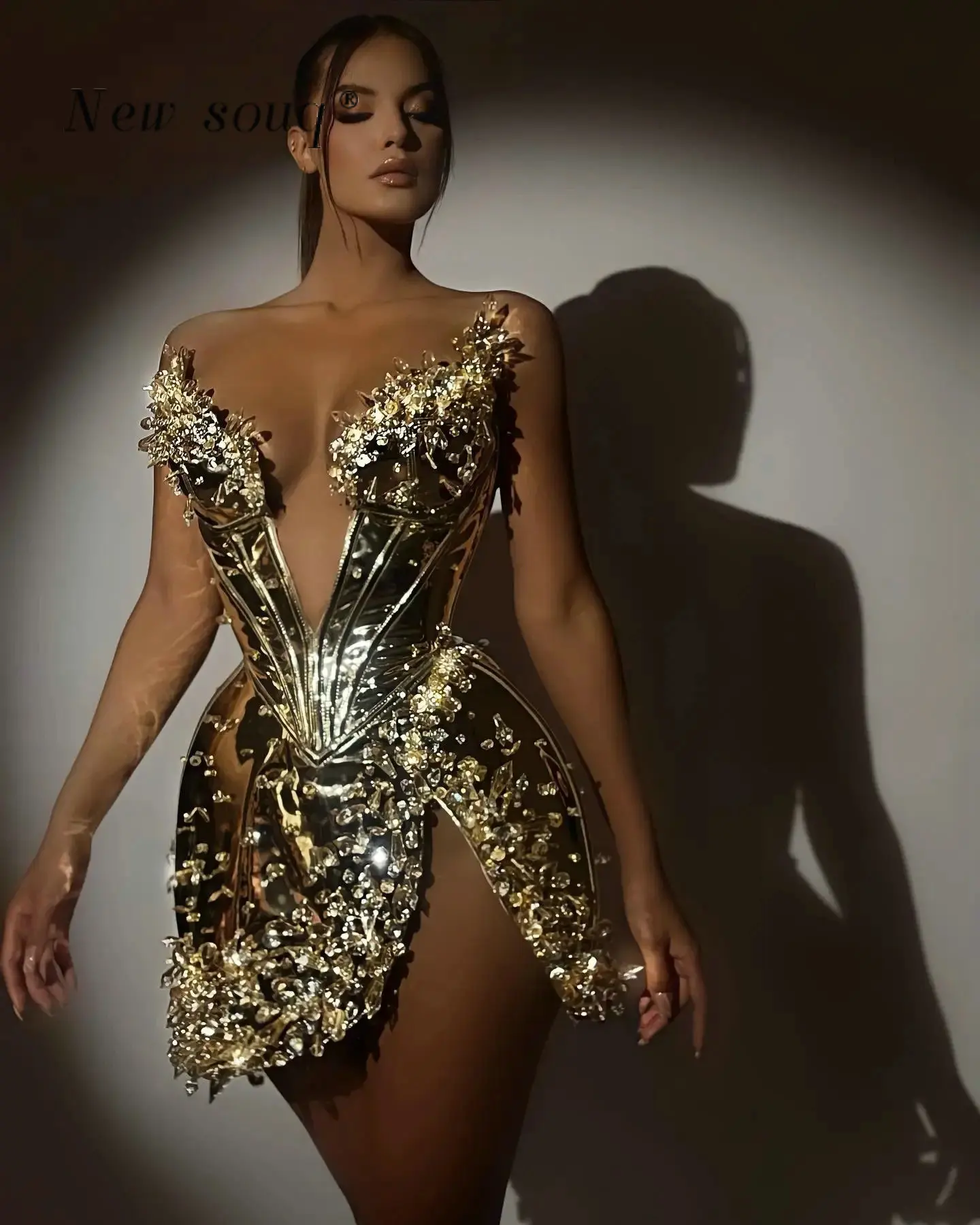 Sexy Deep V Neck Gold Silver Leather Short Prom Dresses with Side Slit Crystals Mini Cocktail Night Clubbing Party Gowns