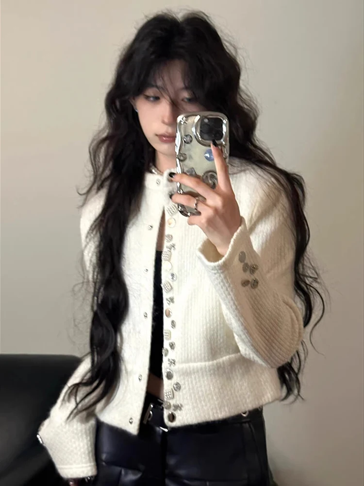 

Autumn and winter western style shoulder design sense niche furry knit cardigan top white small fragrance short coat