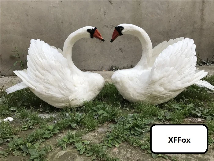 a pair Realistic Swan Model Garden Decoration Red Mouth Foam And Feather 45x55cm Ideal Gift for Outdoor Home Decor