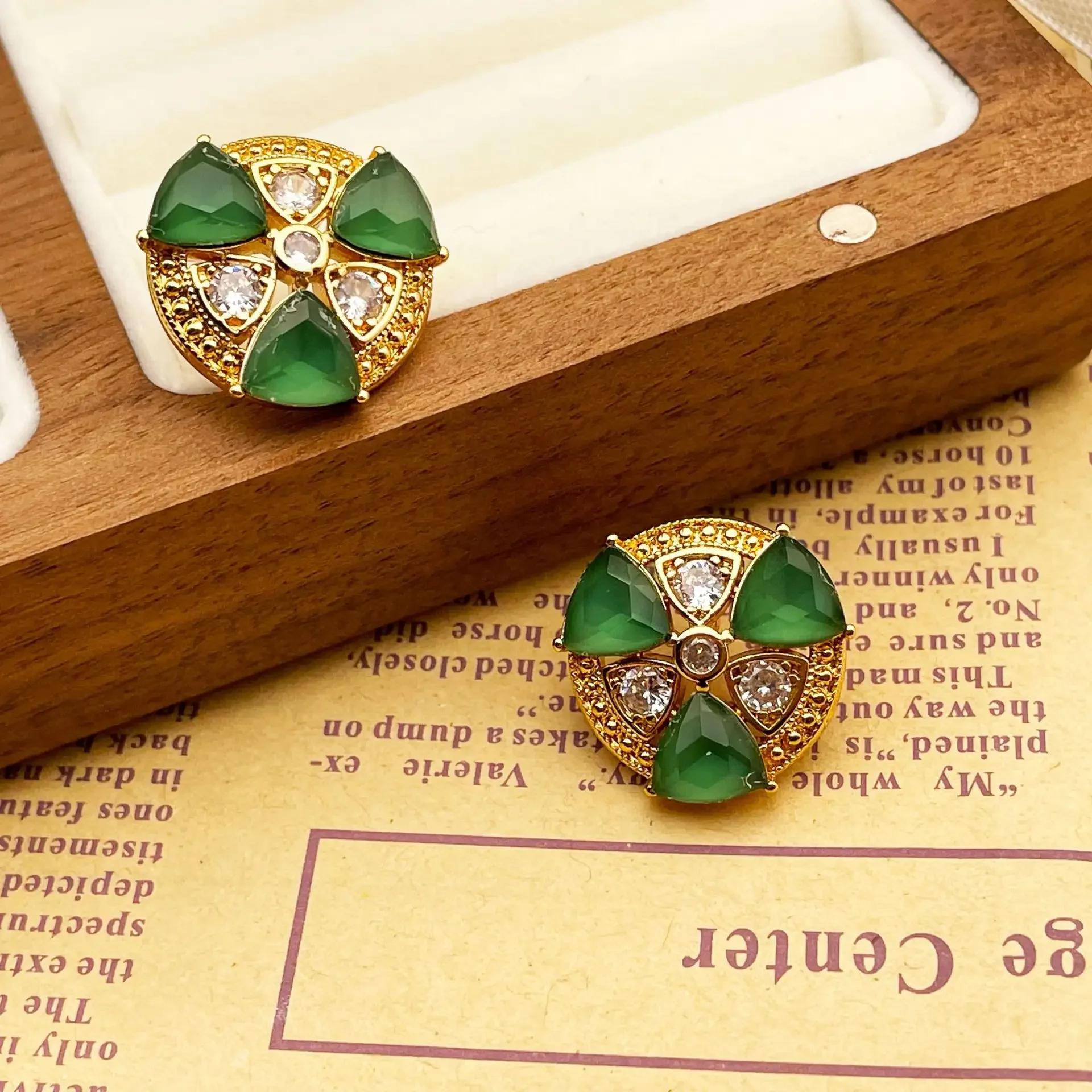 

European and American new retro triangular flower round temperament versatile fashion women's earrings