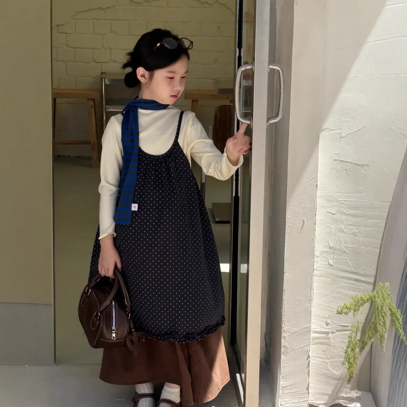 

Осень 2024, платье без рукавов с точечным принтом для девочек, повседневный сарафан с рюшами по подолу, мягкие хлопковые дышащие платья для малышей