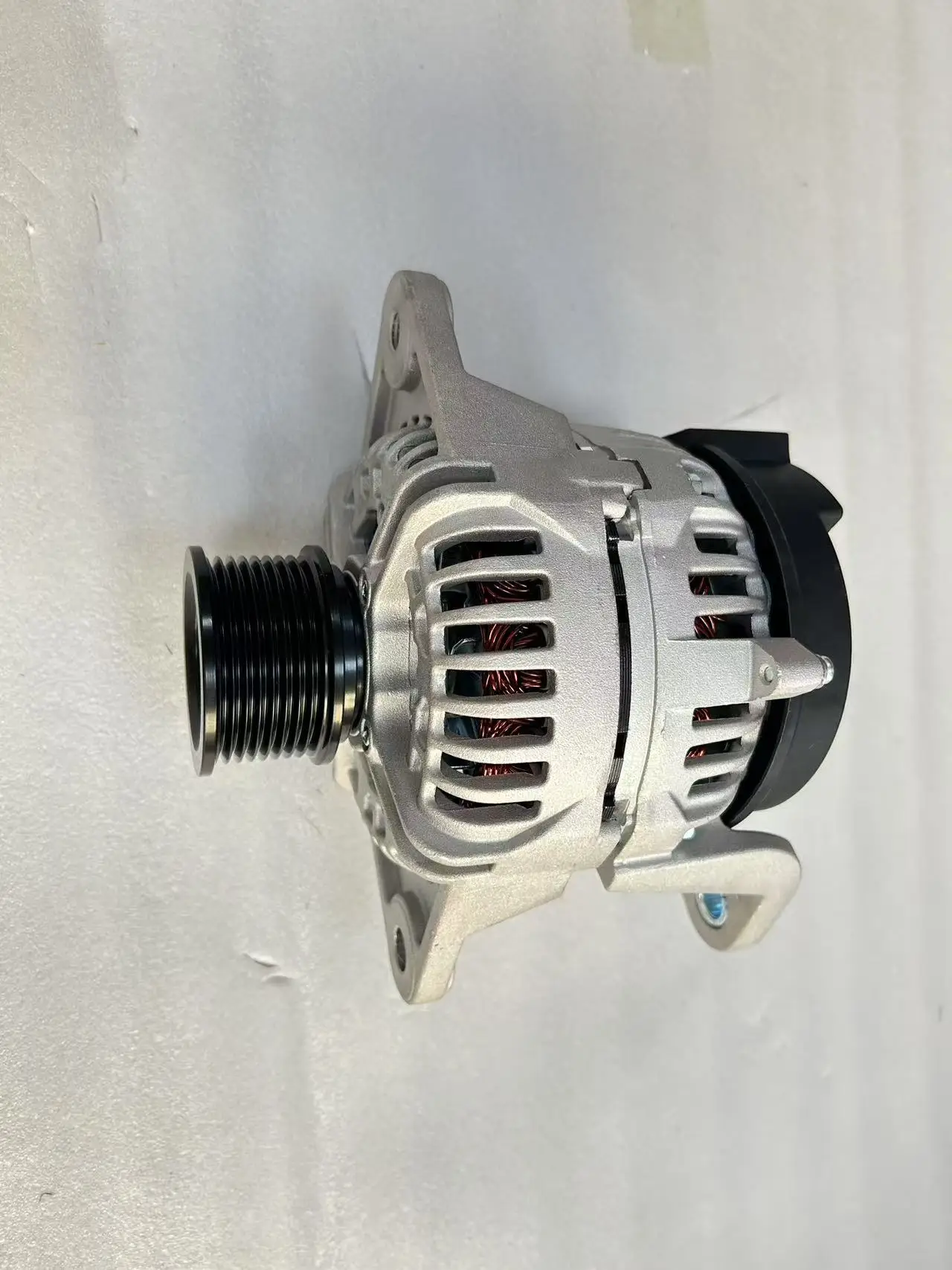 

EC300D Excavator Parts Alternator 22098738 VOE22098738