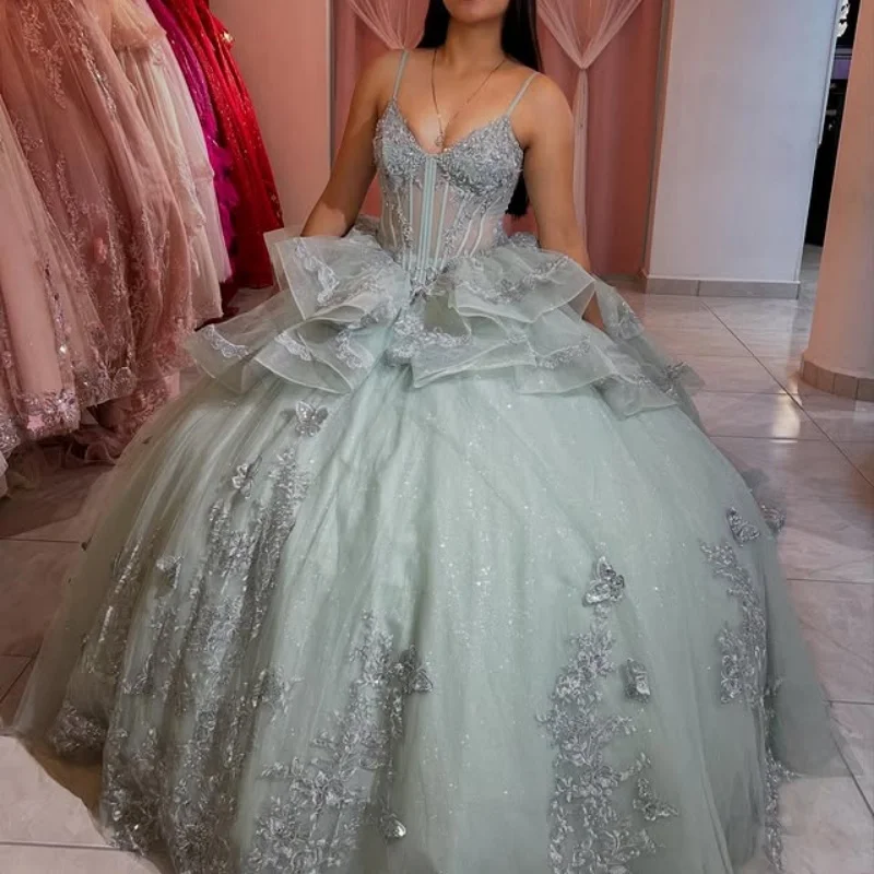 

Блестящие мятно-зеленые платья Quinceanera по индивидуальному заказу с открытыми плечами и хрустальной аппликацией с 3D цветком и длинным хвостом Vestido 15, Quinceanera