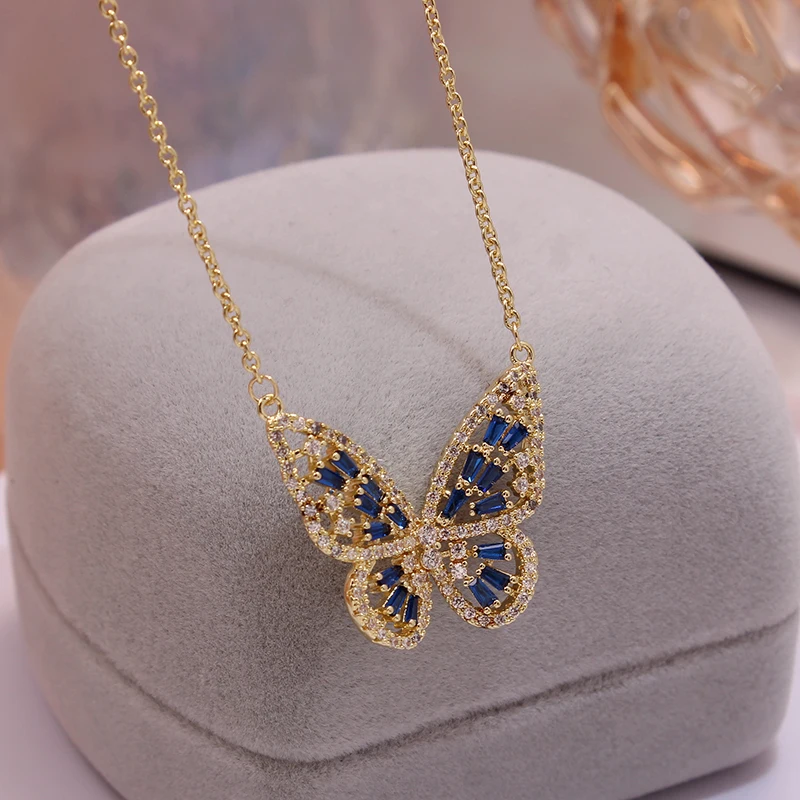 New Sight New Accessories Crystal Butterfly Chain Necklaces for Women Elegant Insect Chain Pendant Necklaces