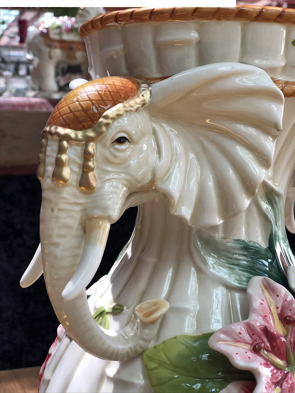 Ceramic 3d elephant vase Home decoration European style living room table porch can be hydroponic decor