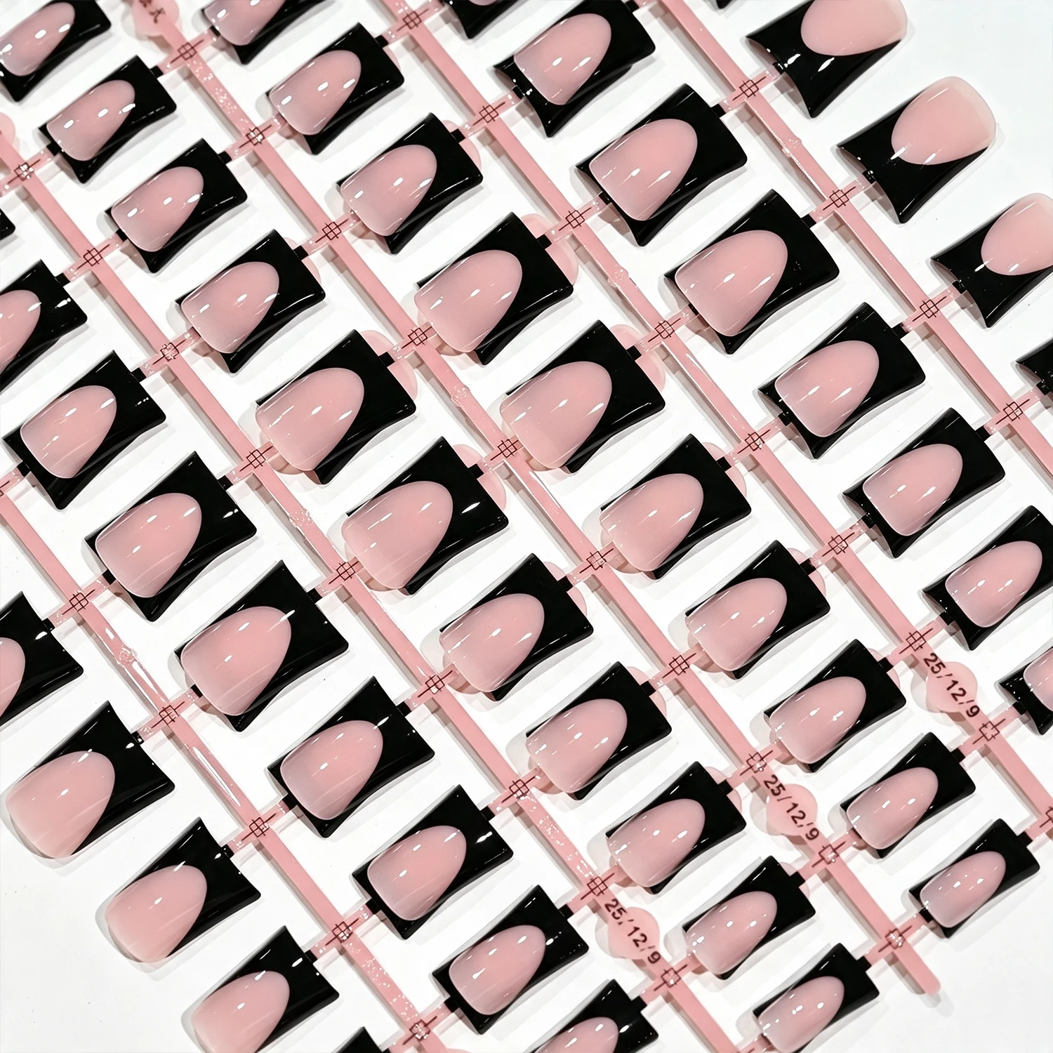 120 Stück glänzend schwarze französische Entennägel, Nude Medium Enten-French-Tips, Press-on-Nägel, 12 Größen, vollständige Abdeckung, wiederverwendbare Kunstnägel – Detail 5
