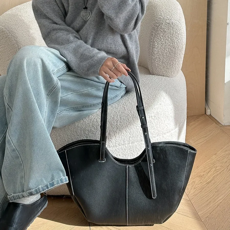 

2025 Retro Lazy Casual Tote Bag Large Capacity Commuter Hand Shoulder Large Designer Luxury Bag