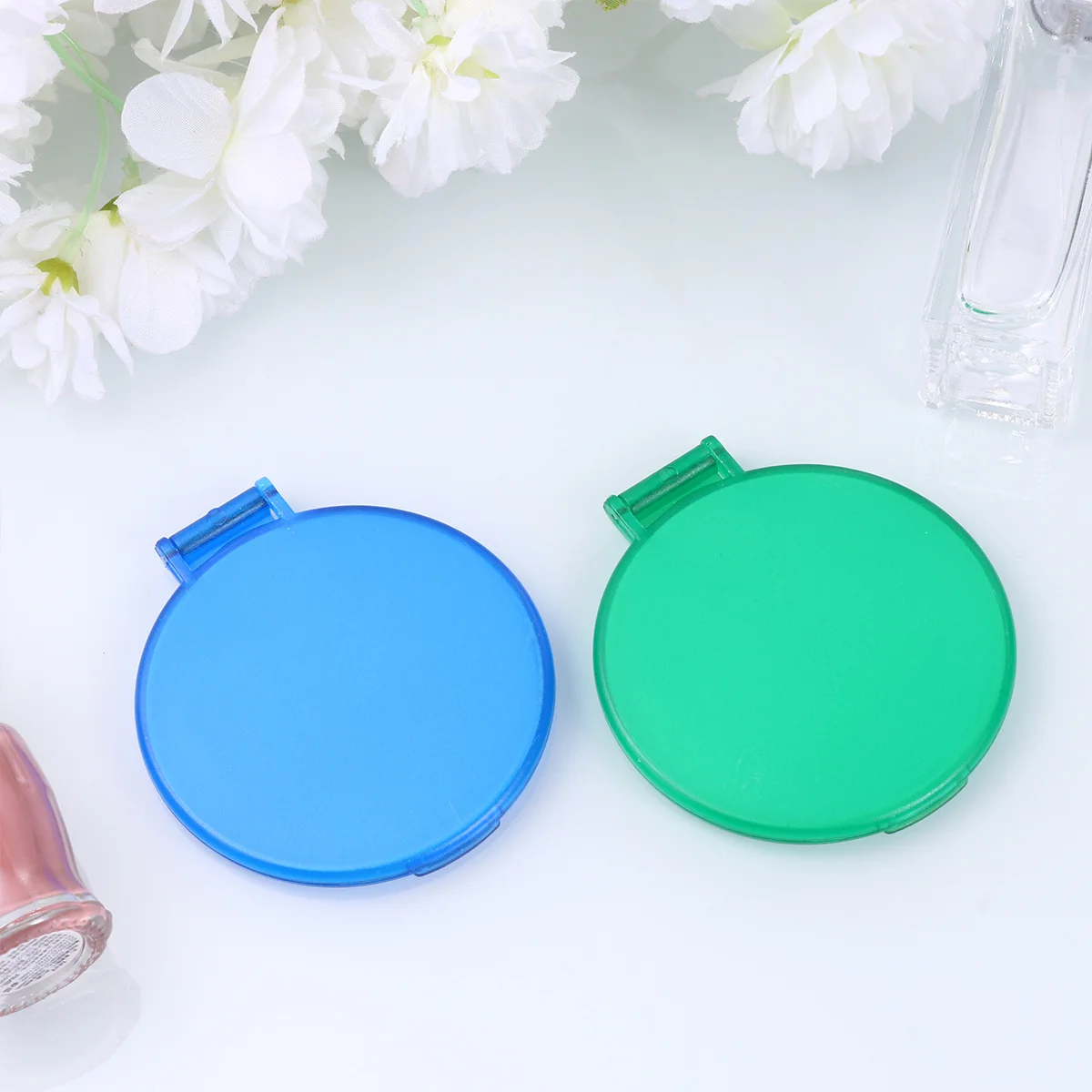 24Pcs Round Portable Makeup Mirrors Folding Compact Mirrors Pocket Mirror Gift for Women Makeup Artists