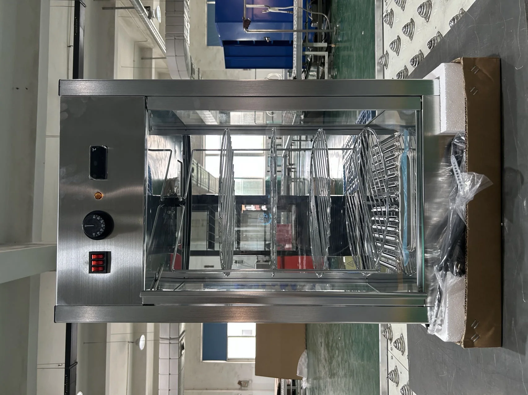 Professional Commercial Electric 97L Food Warming Showcase Stainless Steel Upright Thermoelectric Type