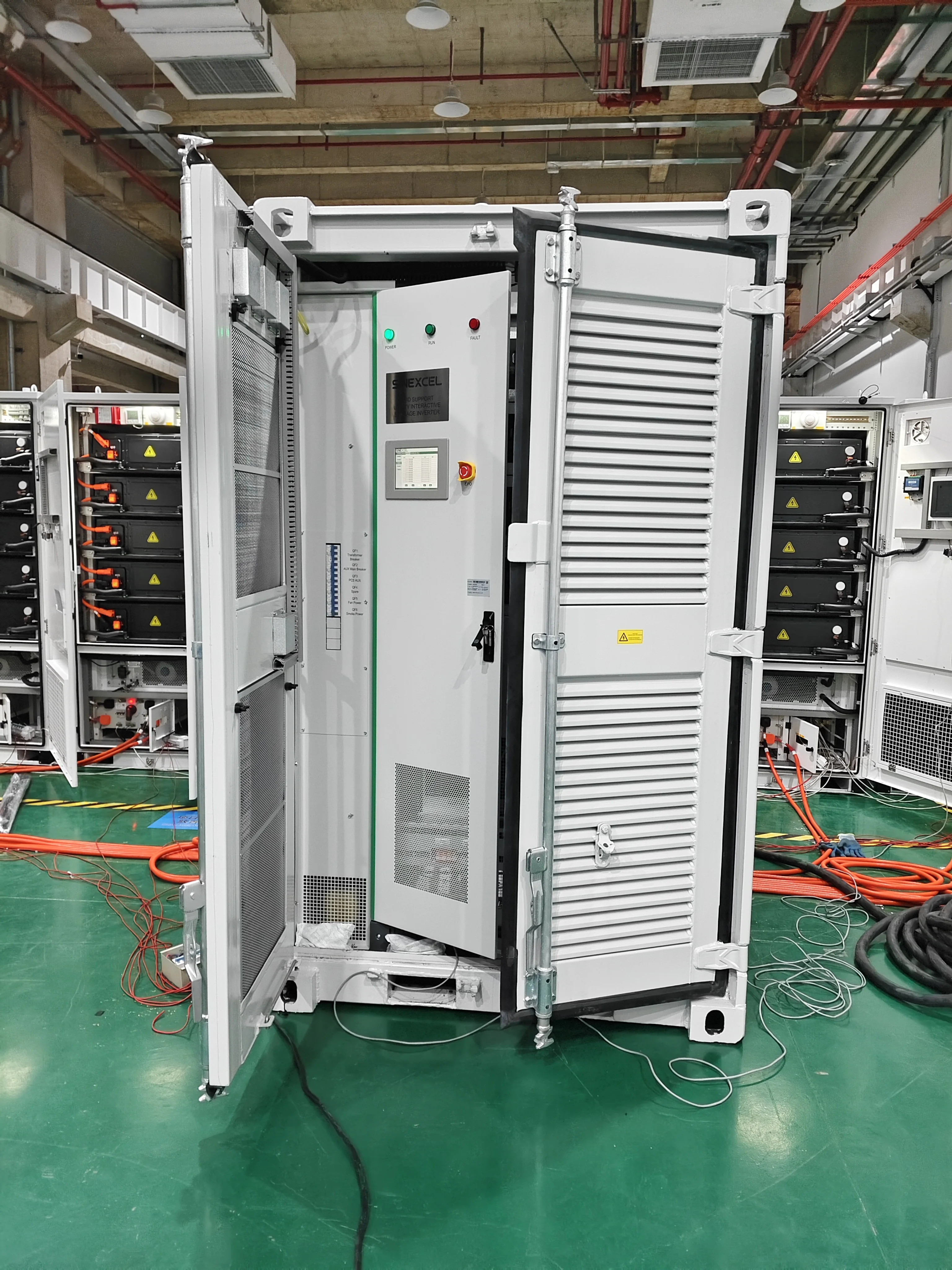 Bateria industrial e comercial de 215kwh 261kwh LFP314Ah Sistema de armazenamento de energia ESS off-grid Lifepo4 com resfriamento líquido para fábrica