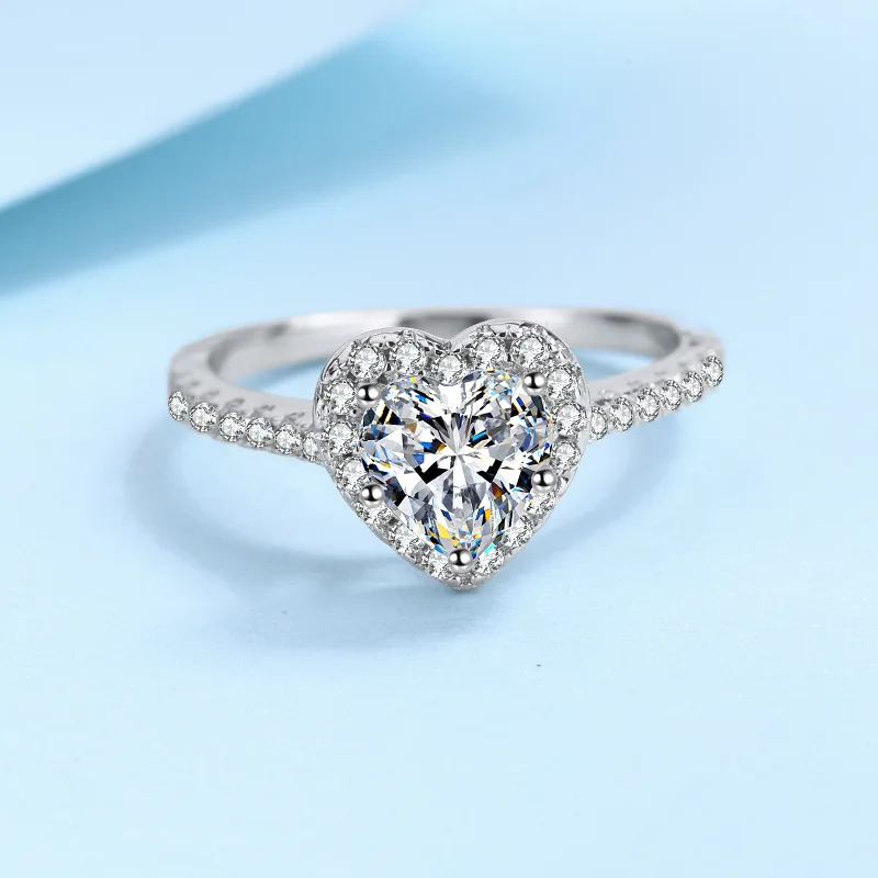 

PT950 high-grade female platinum ring fashion design shaped heart love 1 carat moissanite ring