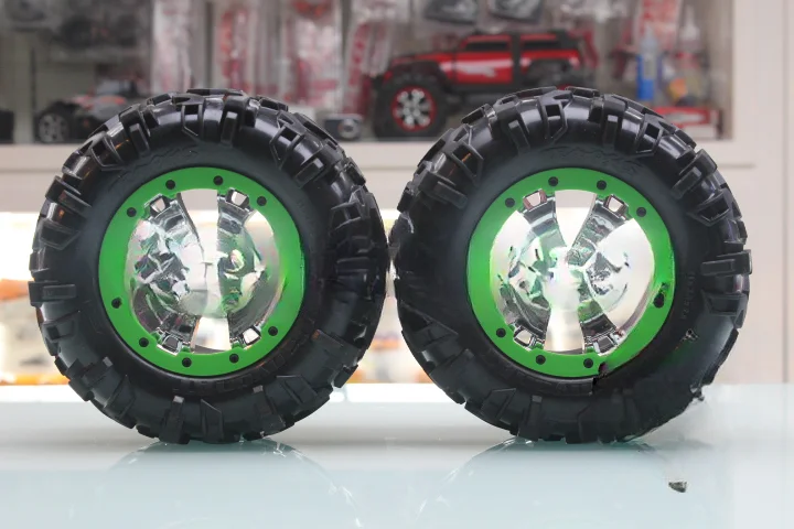 Summit 1:10 Finished Bigfoot Tires (4 Pack)