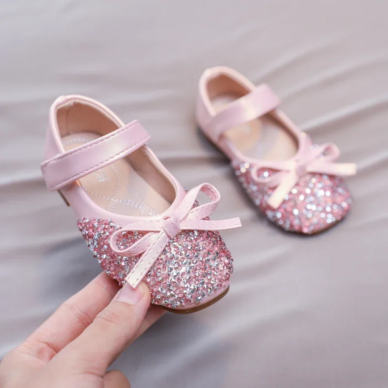 Luksusowe buty dziewczęce Rhinestone Chic dziecięce skórzane buty wiosna jesień Bowknot moda dziecięca księżniczka przyczynowe płaskie buty na