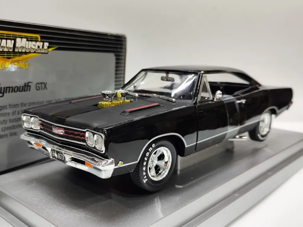 

ERTL 1:18 Plymouth GTX Black Muscle Car Alloy Fully Open Simulation Limited Edition Alloy Metal Static Car Model Toy Gift