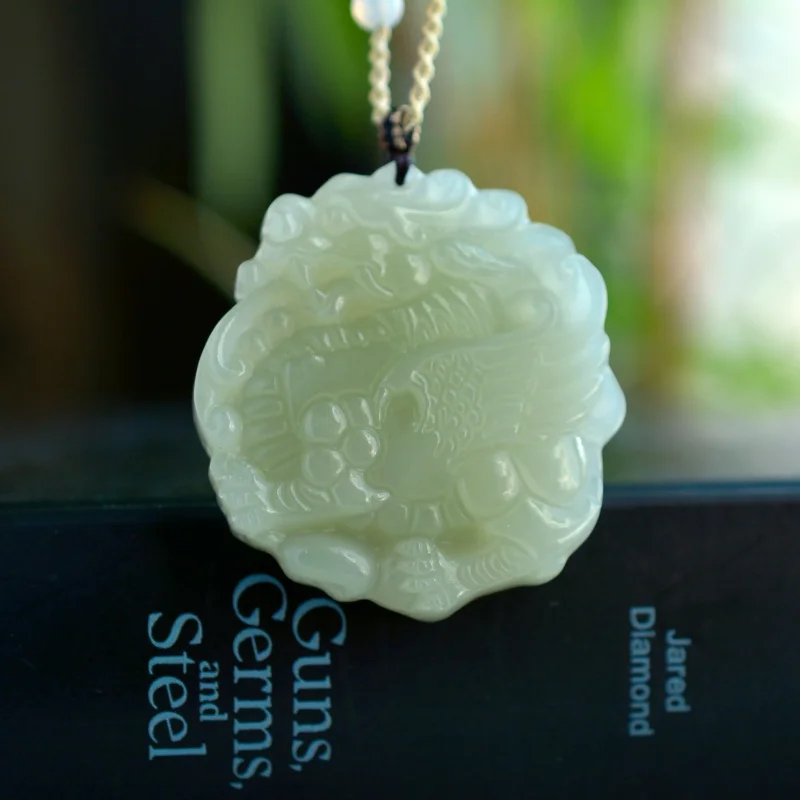 Exquisite Hetian jade Qinghai material Qilin pendant, ethnic style, fashionable and versatile