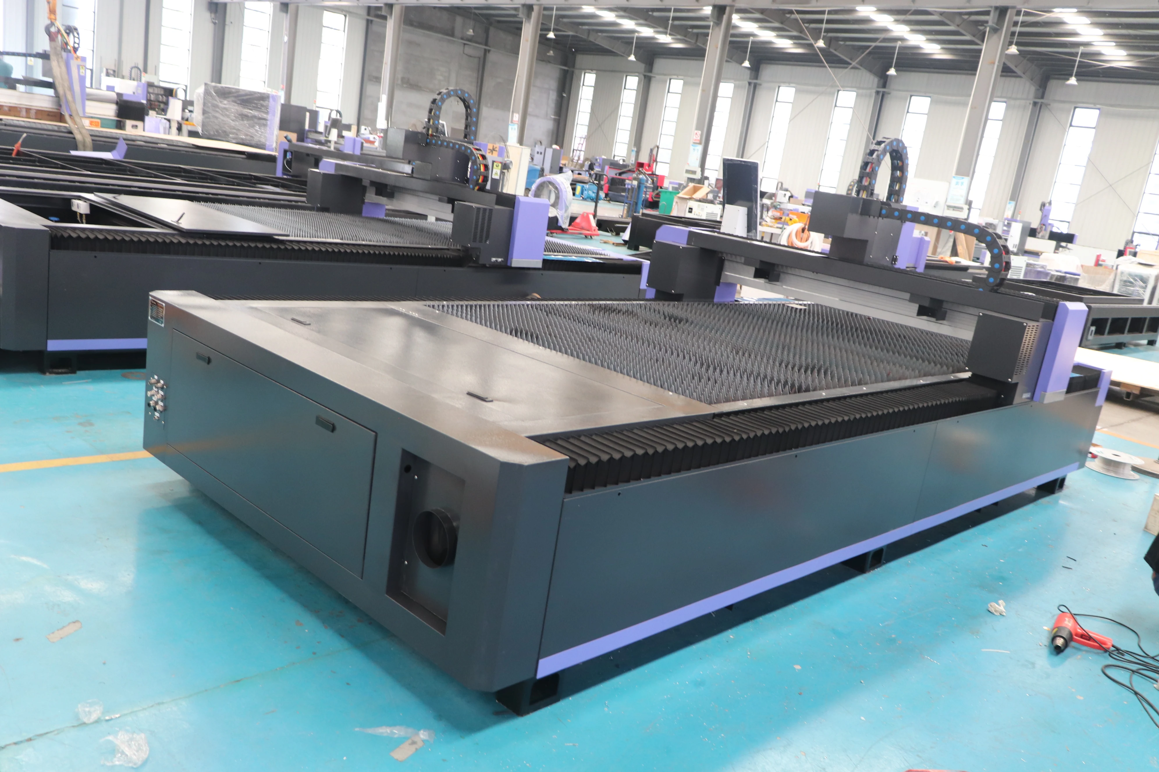 1530 Fiber Laser Cutting Machine Cutter 1000W/1500W/2000W/3000W/4000W for Iron/Carbon Stainless/Steel/Sheet/Metal 1020 6010