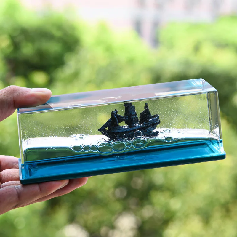 

Ghost Cruise Ship Titanic Drift Bottle Fluid Hourglass Floating Boat Black Pearl Office Desktop Ornament Home Decor Gifts