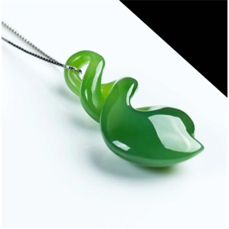 Xinjiang Hetian Magnolia Flower Men's and Women's Twisted Qiankun Jade Pendant